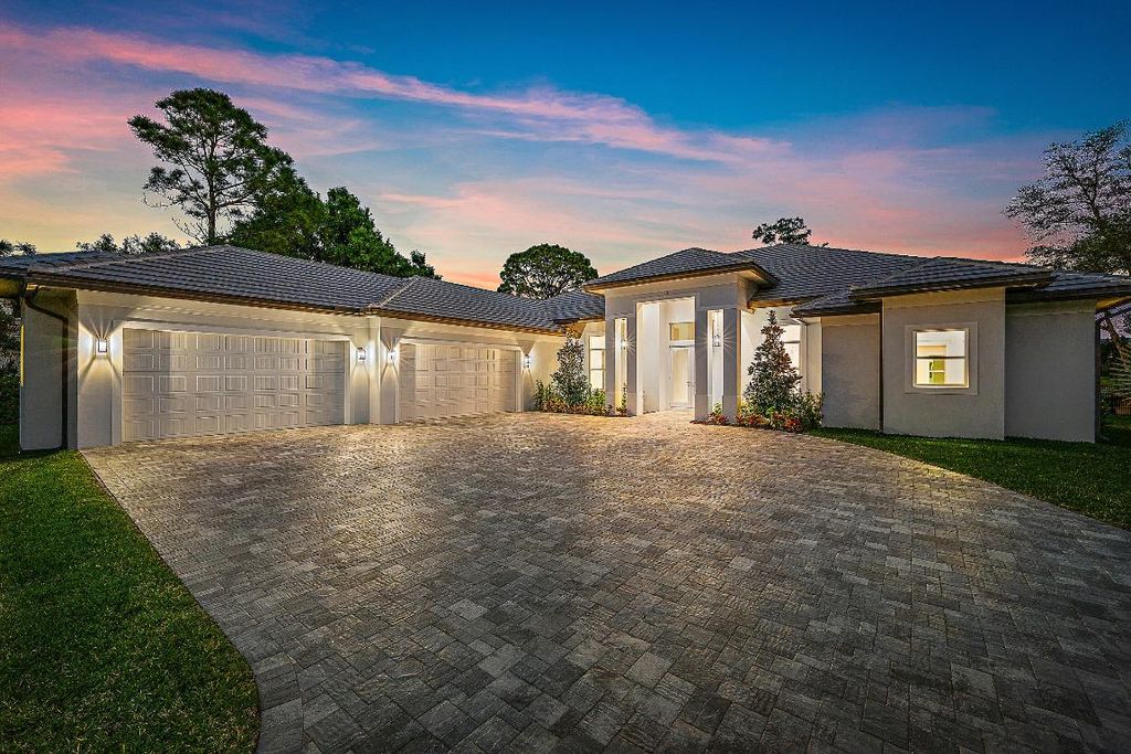 Photo of 18211 SE Old Trail Drive W, Jupiter, FL 33478 (MLS # R11069047)