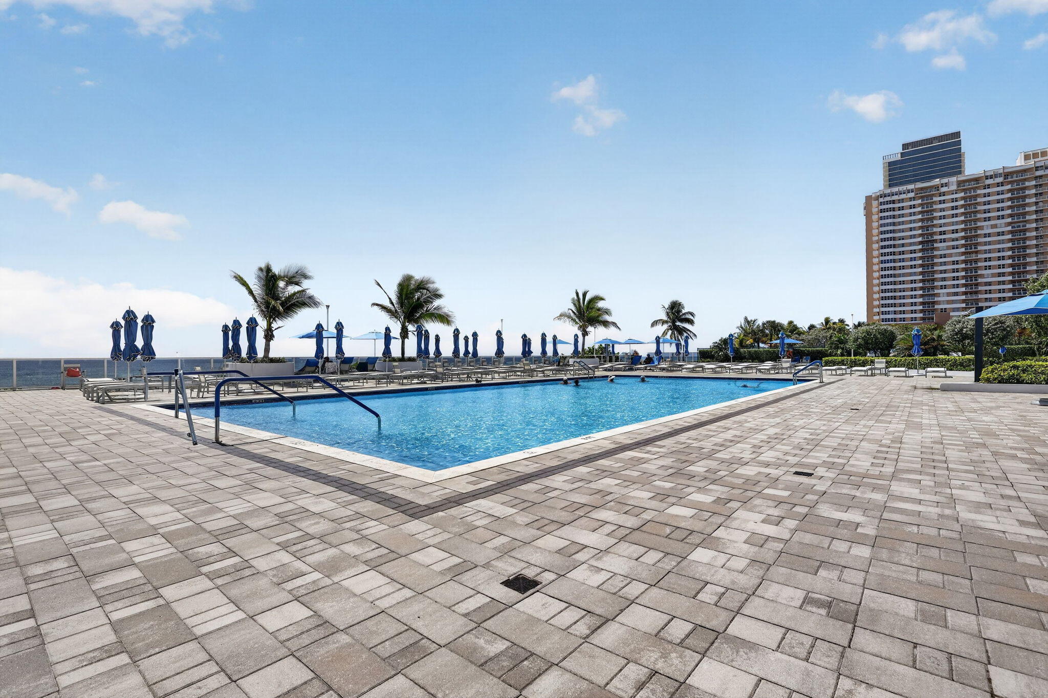 La Mer - Residential
