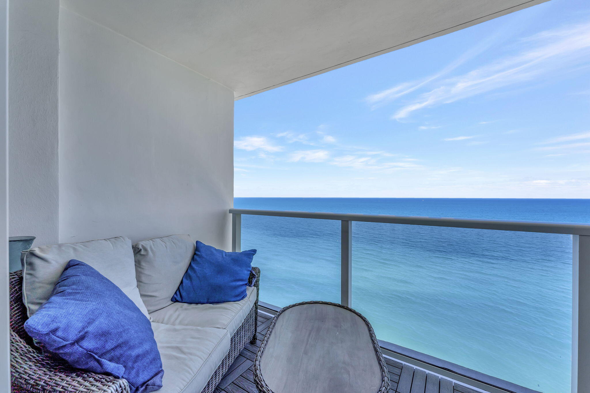 La Mer - Residential
