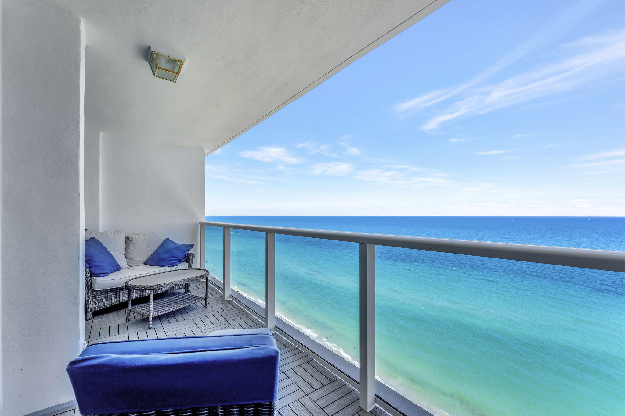 La Mer - Residential