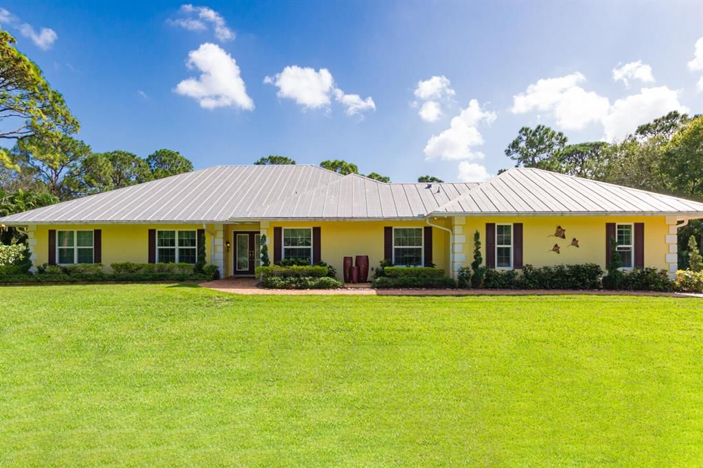 Photo of 7903 Plantation Lakes Drive, Port Saint Lucie, FL 34986 (MLS # R10845107)