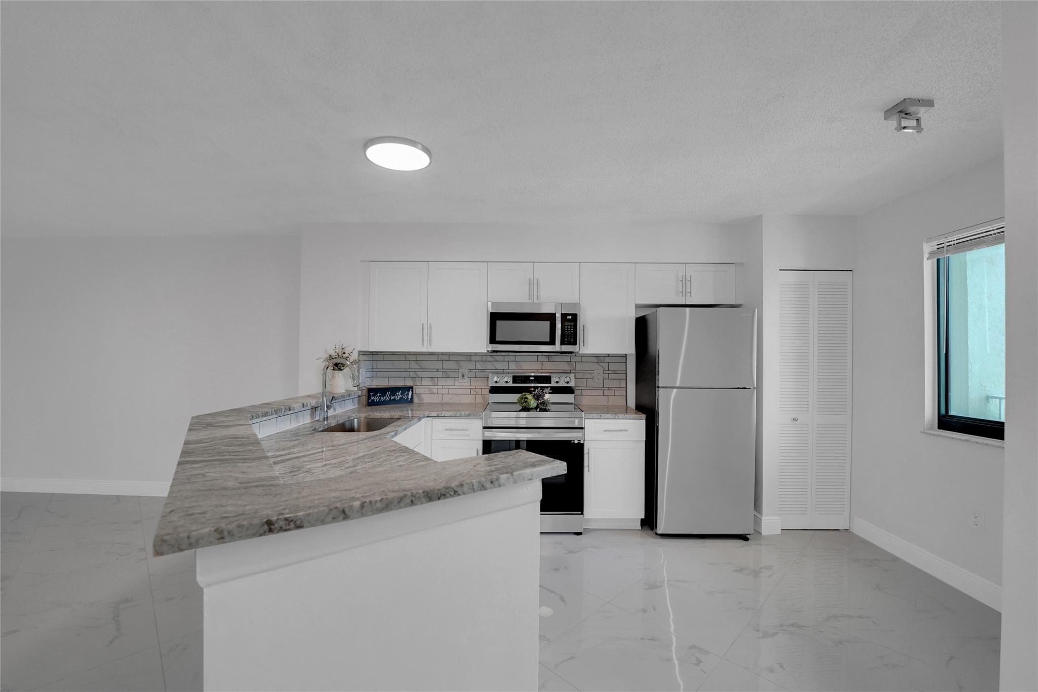 CYPRESS BEND CONDOMINIUM - Residential