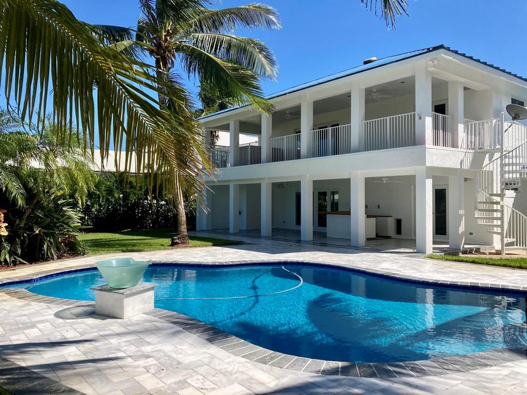 Photo of 26 Bella Vista Avenue Ave E, Lake Worth Beach, FL 33460 (MLS # R10748079)