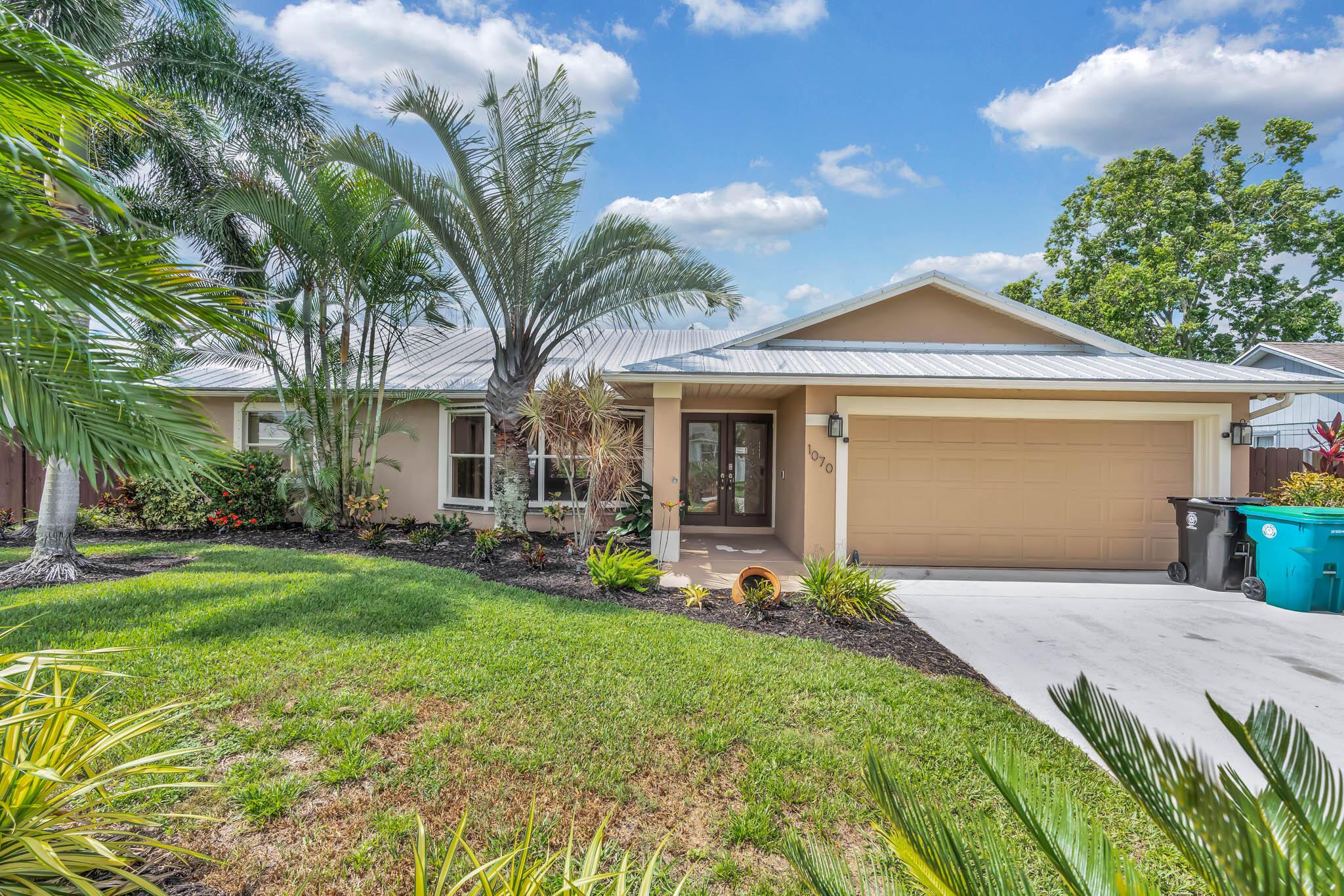 1070 SW Jennifer Terrace