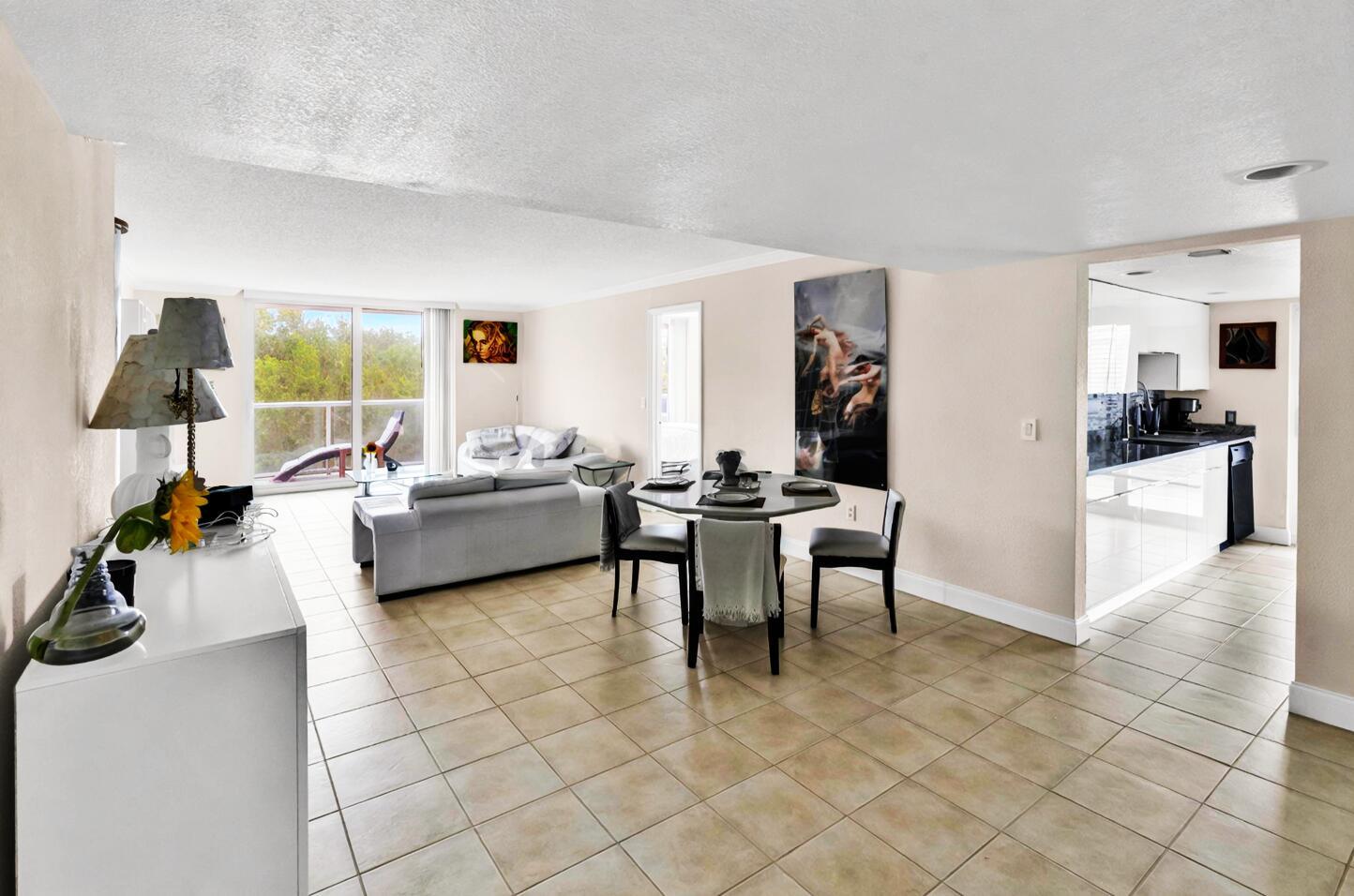 2560 S Ocean Boulevard 318