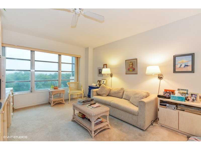 Country Club Towers - Residential