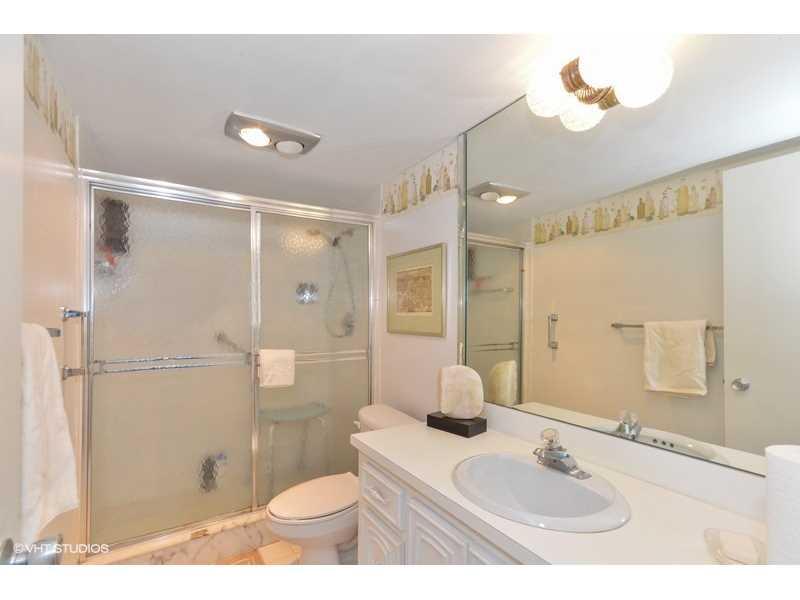 Country Club Towers - Residential