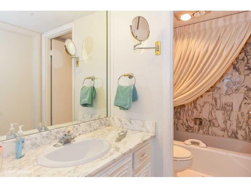 Country Club Towers - Residential