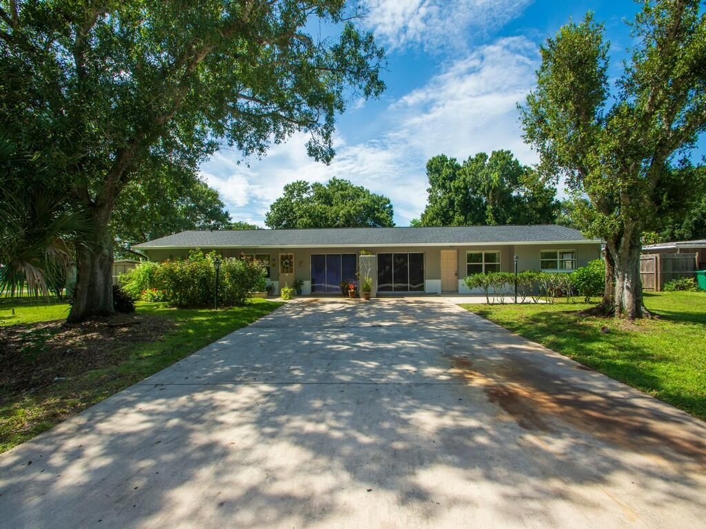 Photo of 6804 Pandora Avenue, Fort Pierce, FL 34951 (MLS # R10721280)