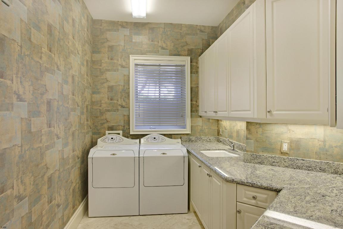 GULFSTREAM COVE - Residential