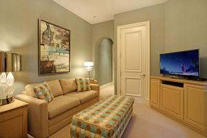 GULFSTREAM COVE - Residential