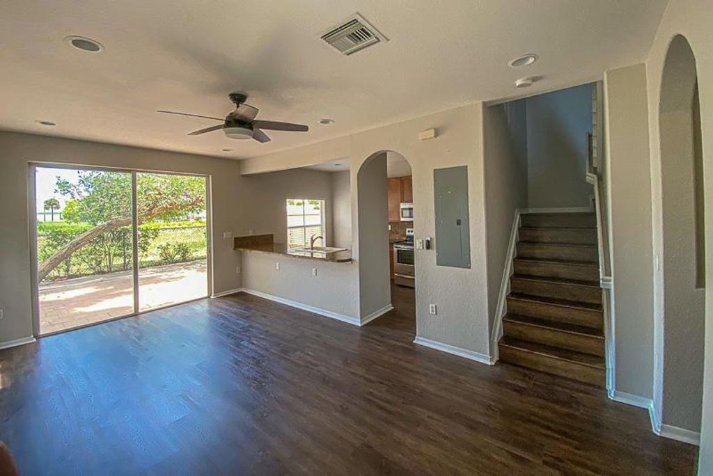 Photo of 264 Lake Monterey Circle, Boynton Beach, FL 33426 (MLS # R10724058)