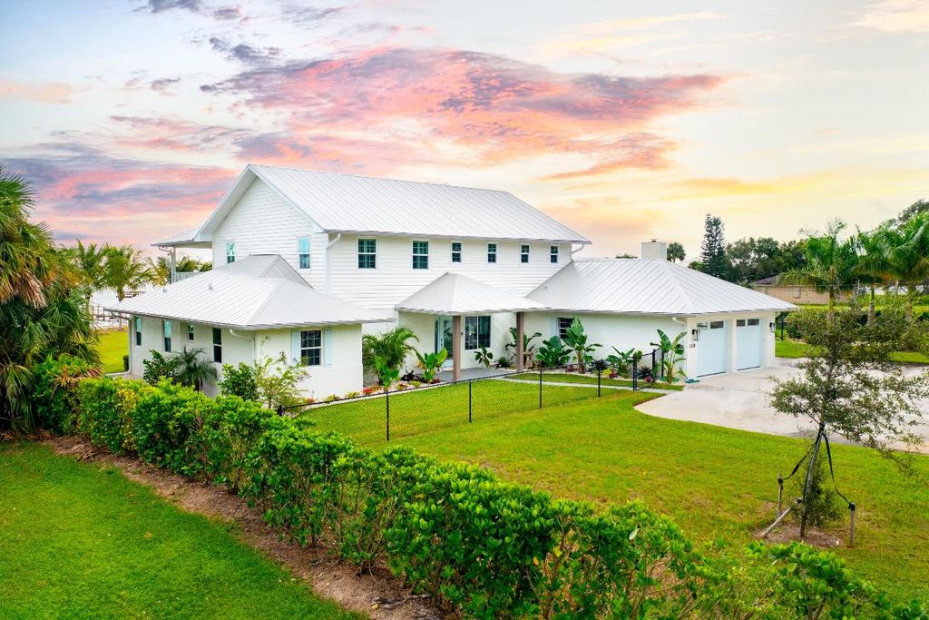 Photo of 1234 S Indian River Drive, Fort Pierce, FL 34950 (MLS # R10927696)