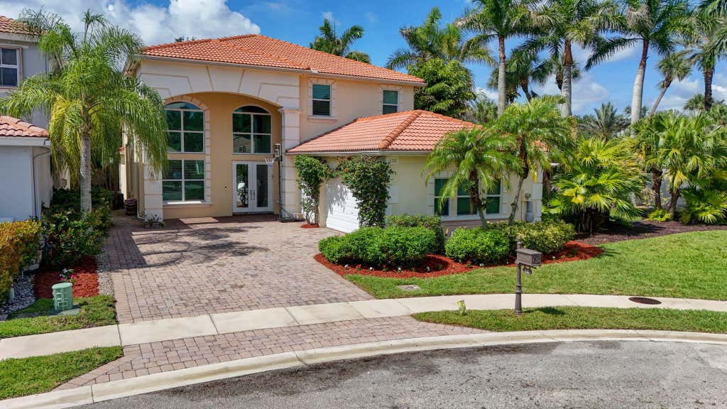 Photo of 136 Casa Grande Court, Palm Beach Gardens, FL 33418 (MLS # B26039320)