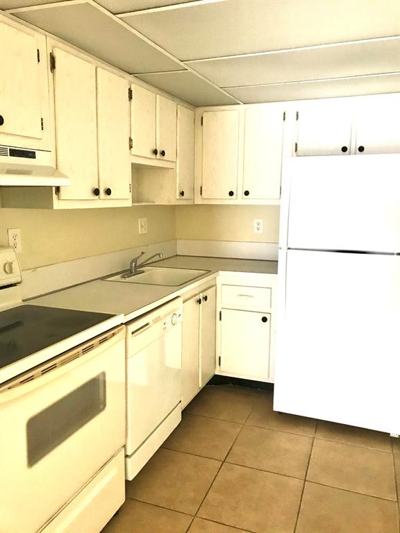 CRYSTAL HILLS 5 CONDO - Residential