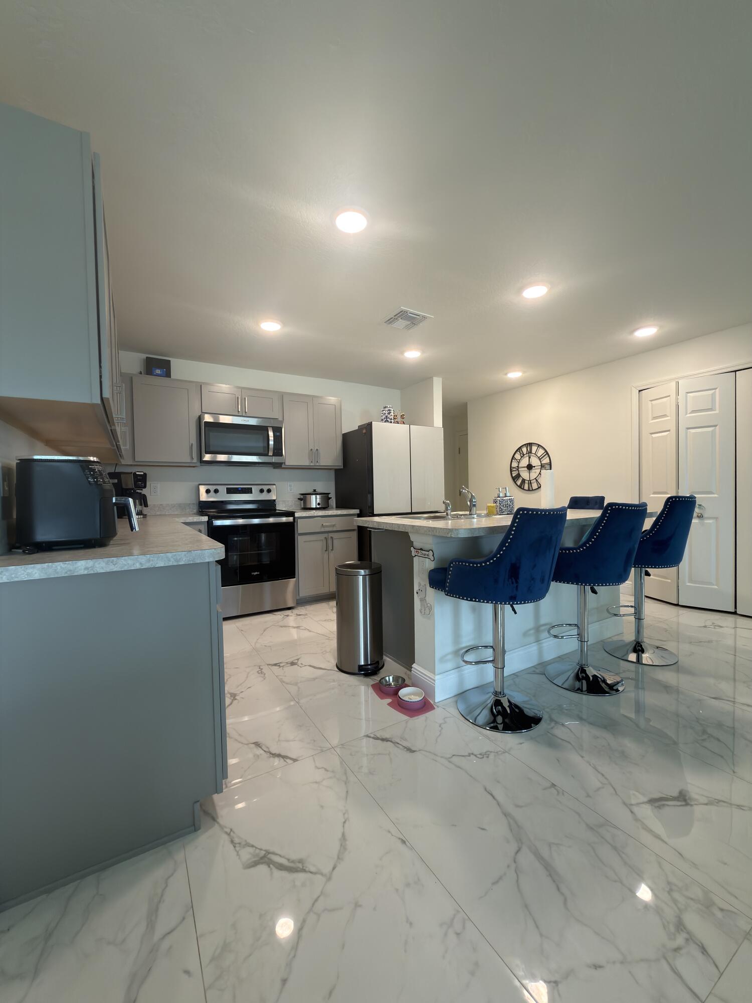 PORT ST LUCIE SECTION 48 1ST REPLAT - Residential