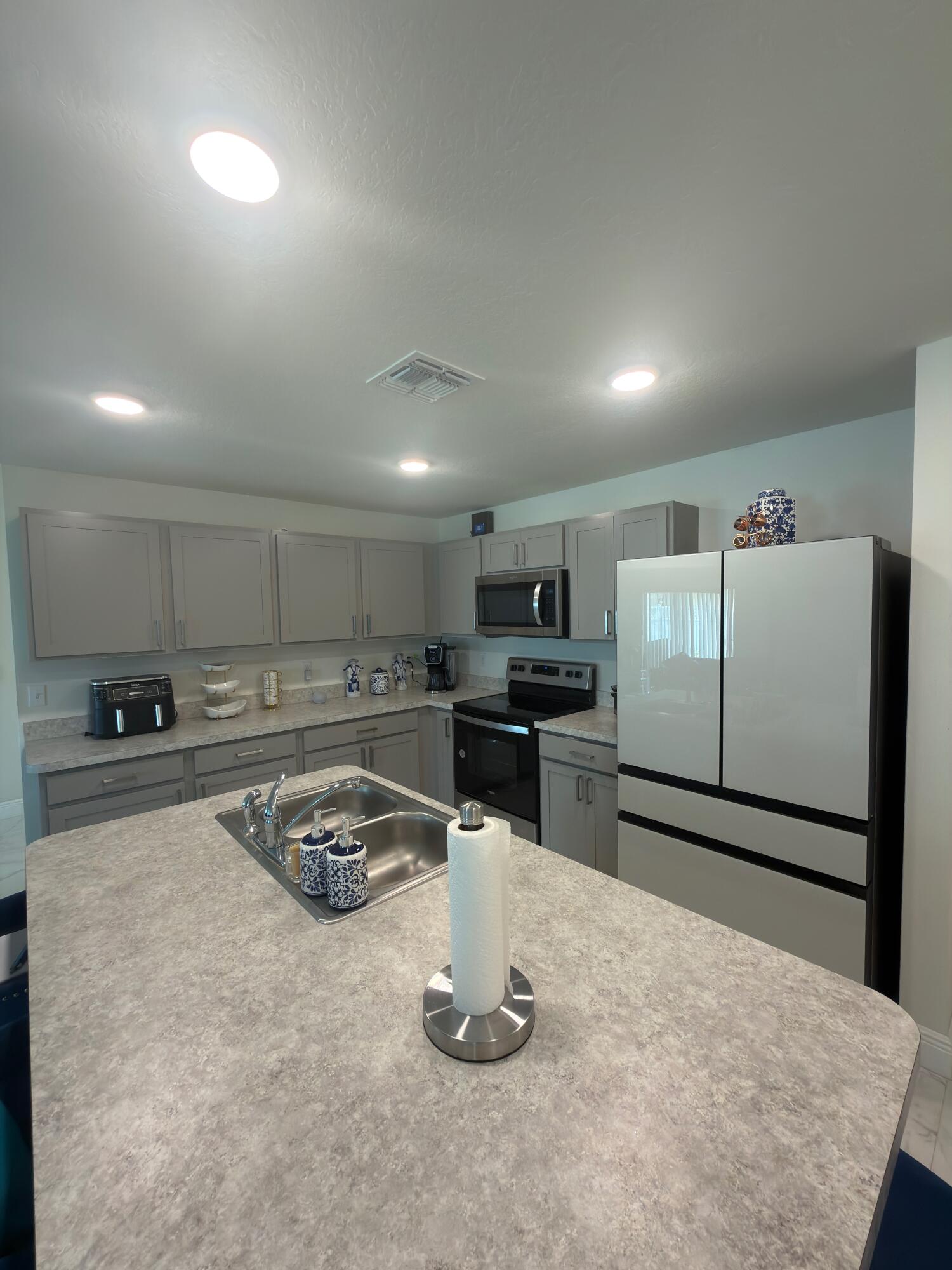 PORT ST LUCIE SECTION 48 1ST REPLAT - Residential