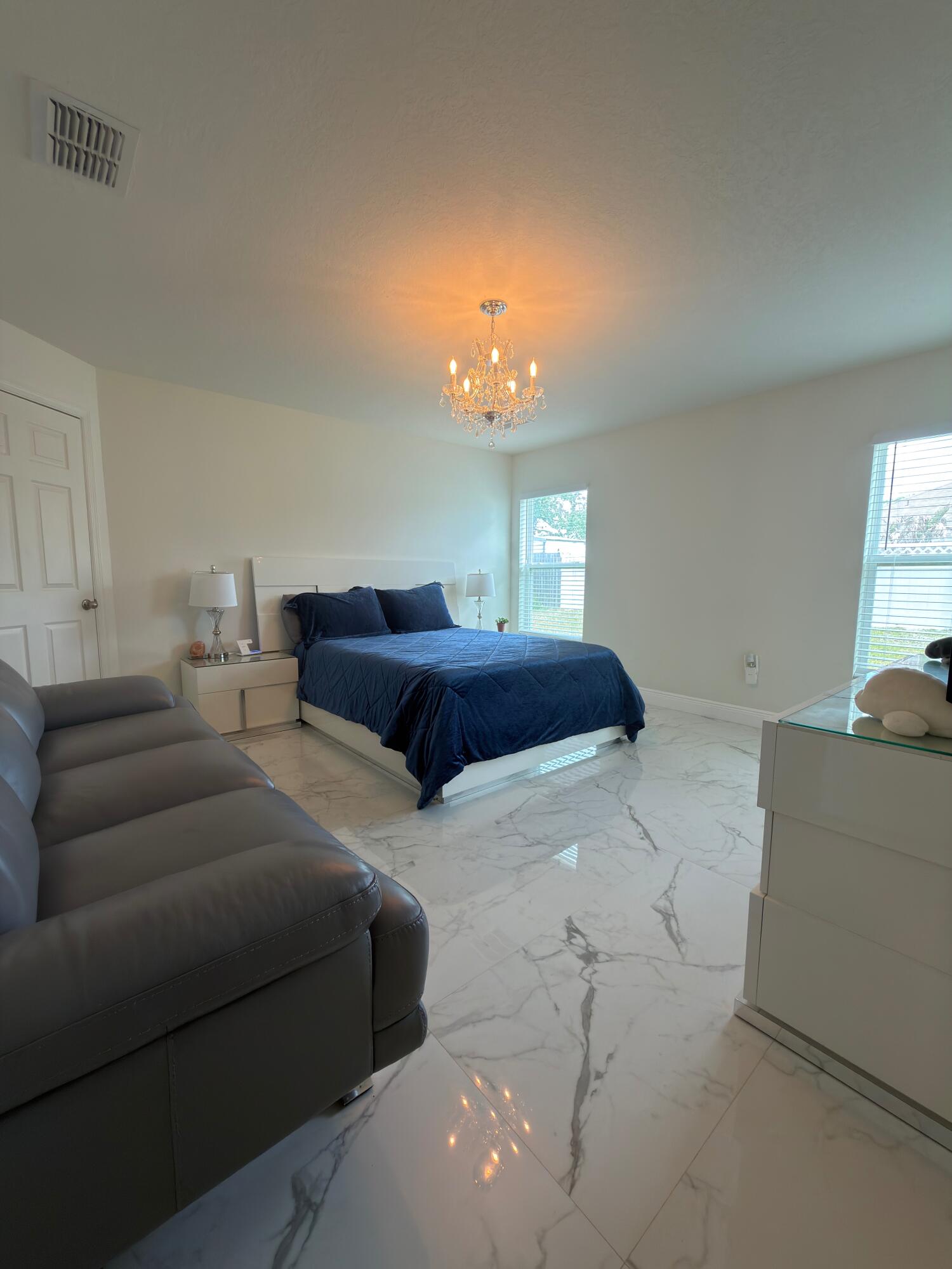 PORT ST LUCIE SECTION 48 1ST REPLAT - Residential