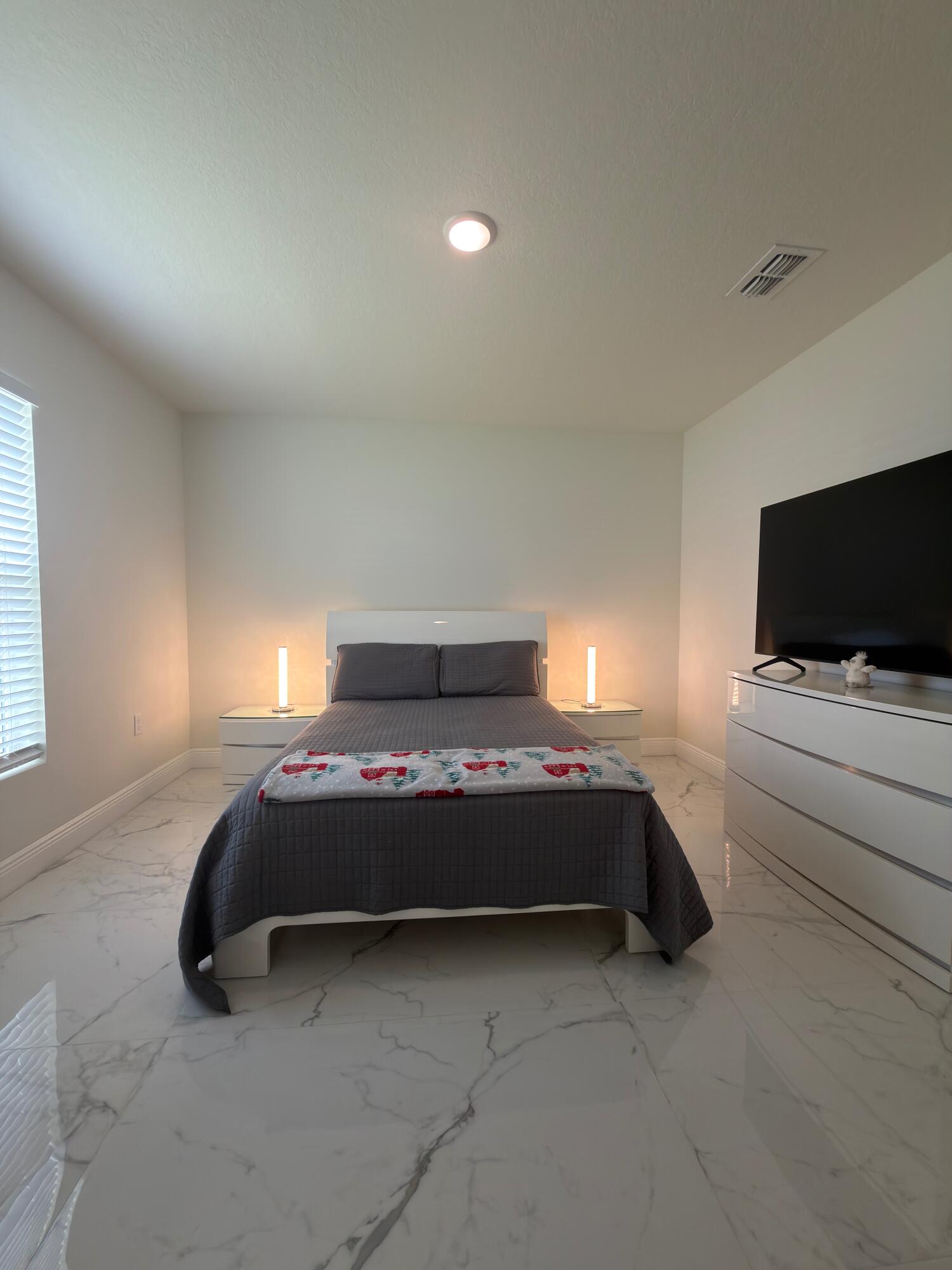 PORT ST LUCIE SECTION 48 1ST REPLAT - Residential