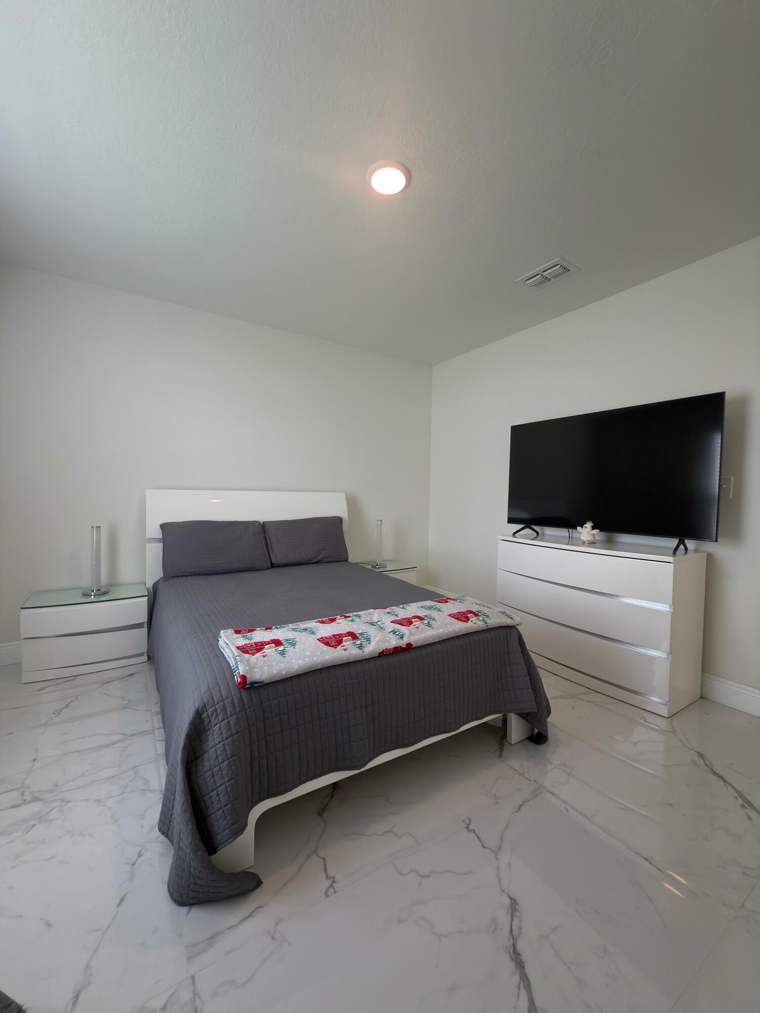 PORT ST LUCIE SECTION 48 1ST REPLAT - Residential