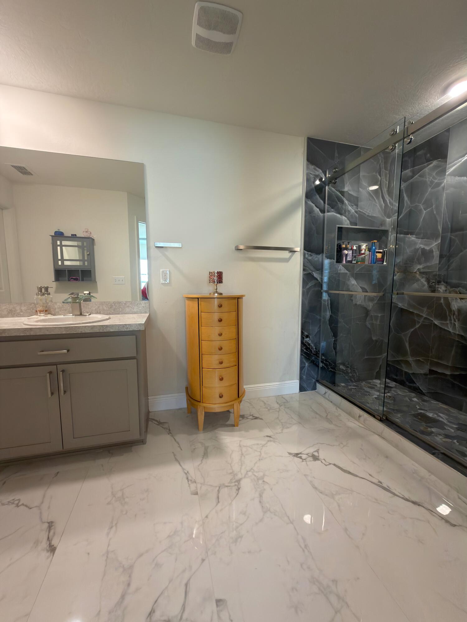 PORT ST LUCIE SECTION 48 1ST REPLAT - Residential
