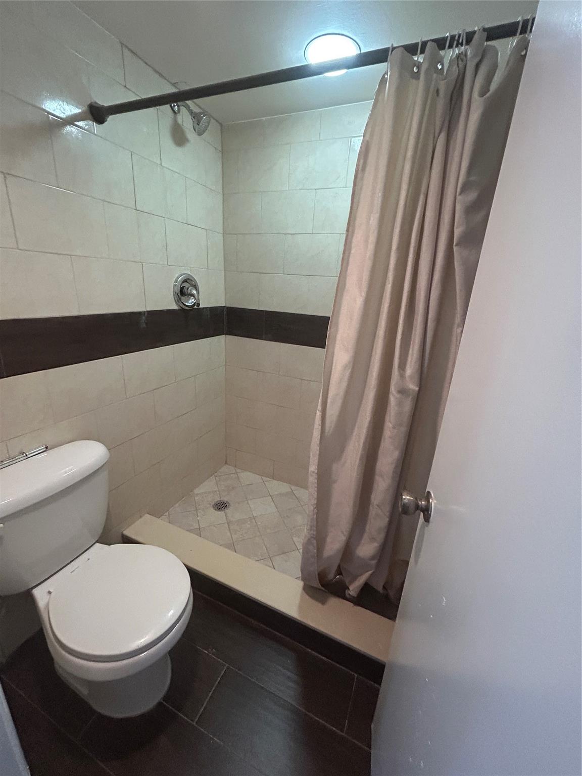 PARC VILLAGE CONDO - Residential Lease