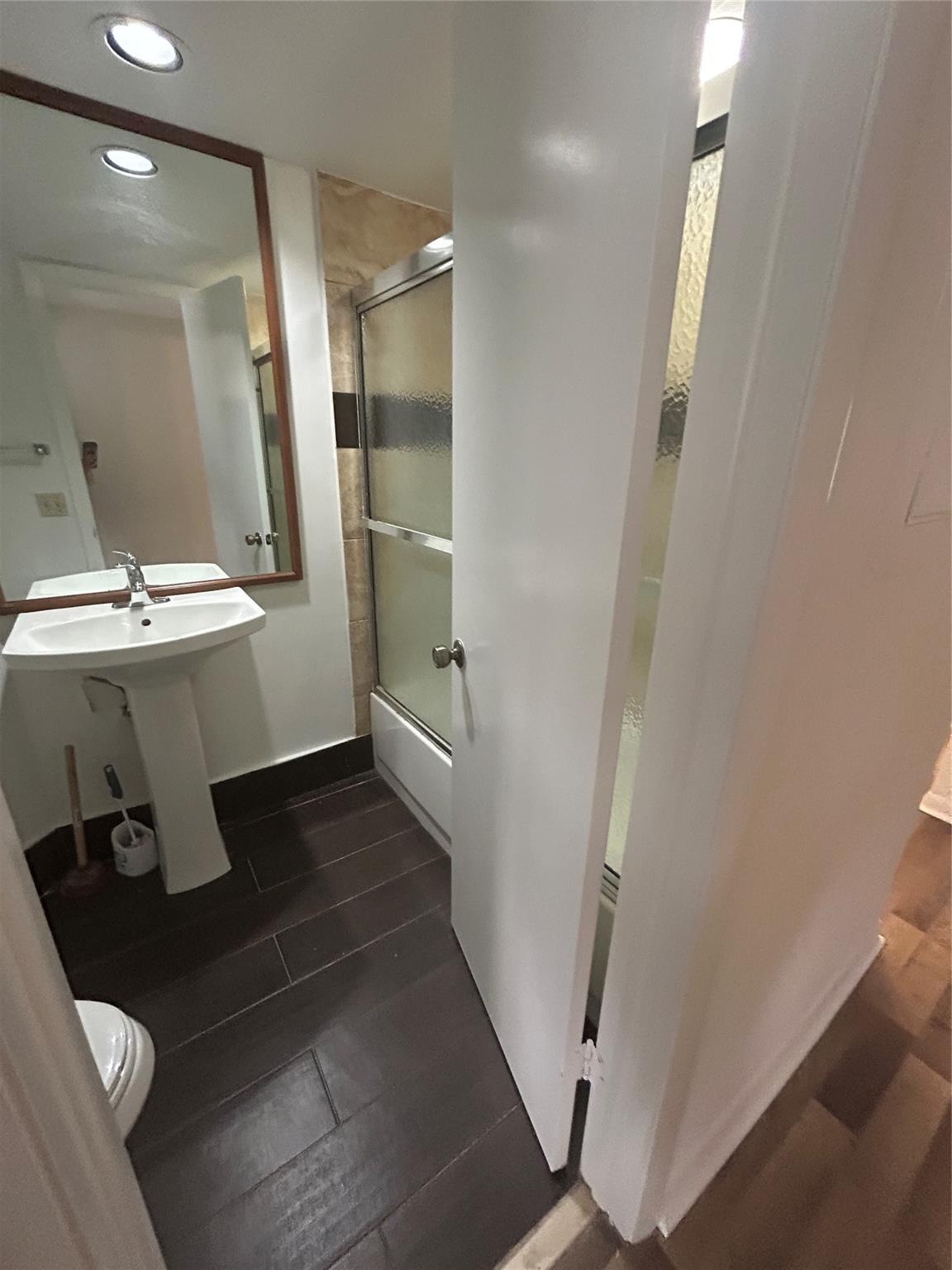 PARC VILLAGE CONDO - Residential Lease