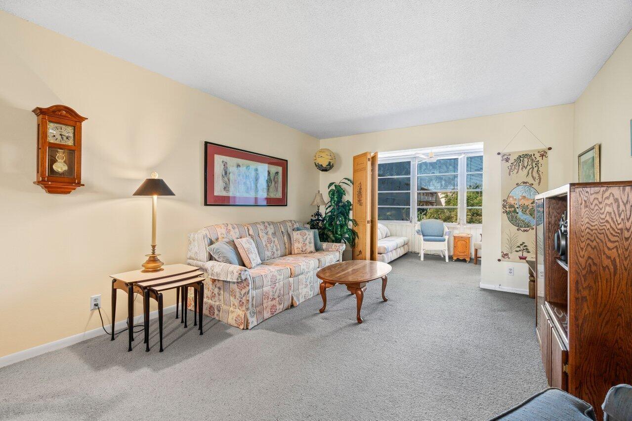 VILLAGE ROYALE GREENWOOD - Residential
