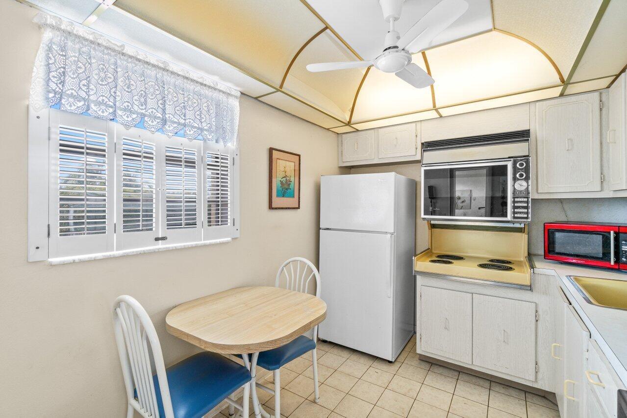 VILLAGE ROYALE GREENWOOD - Residential