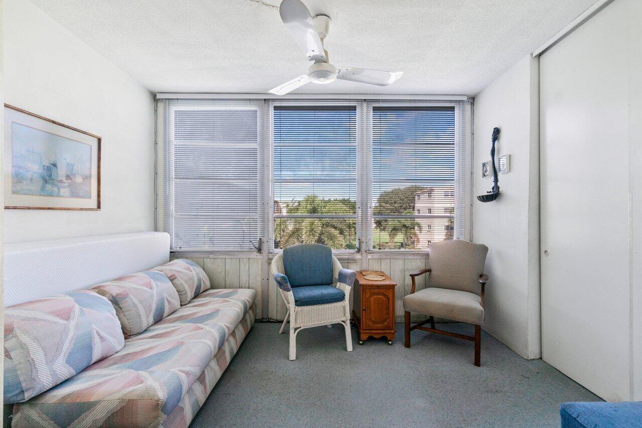 VILLAGE ROYALE GREENWOOD - Residential