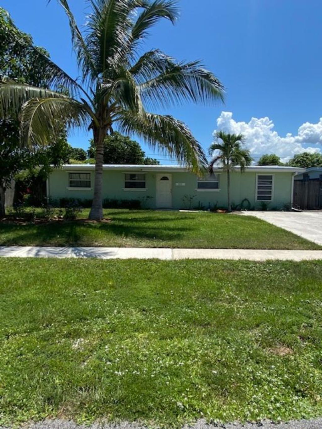Photo of 3818 Catalina Road, Palm Beach Gardens, FL 33410 (MLS # R10768357)