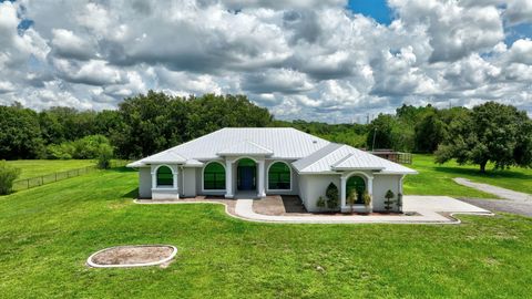 A home in Okeechobee