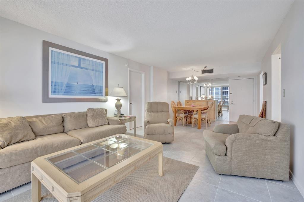 Silver Thatch Atlantic Pl - Residential