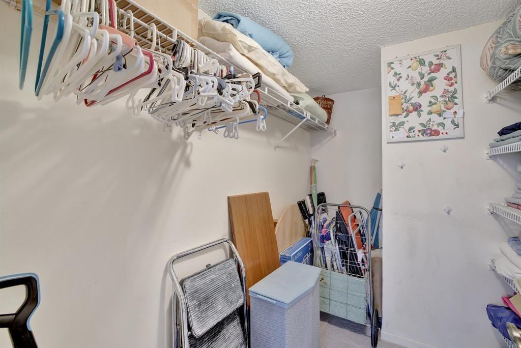 Silver Thatch Atlantic Pl - Residential