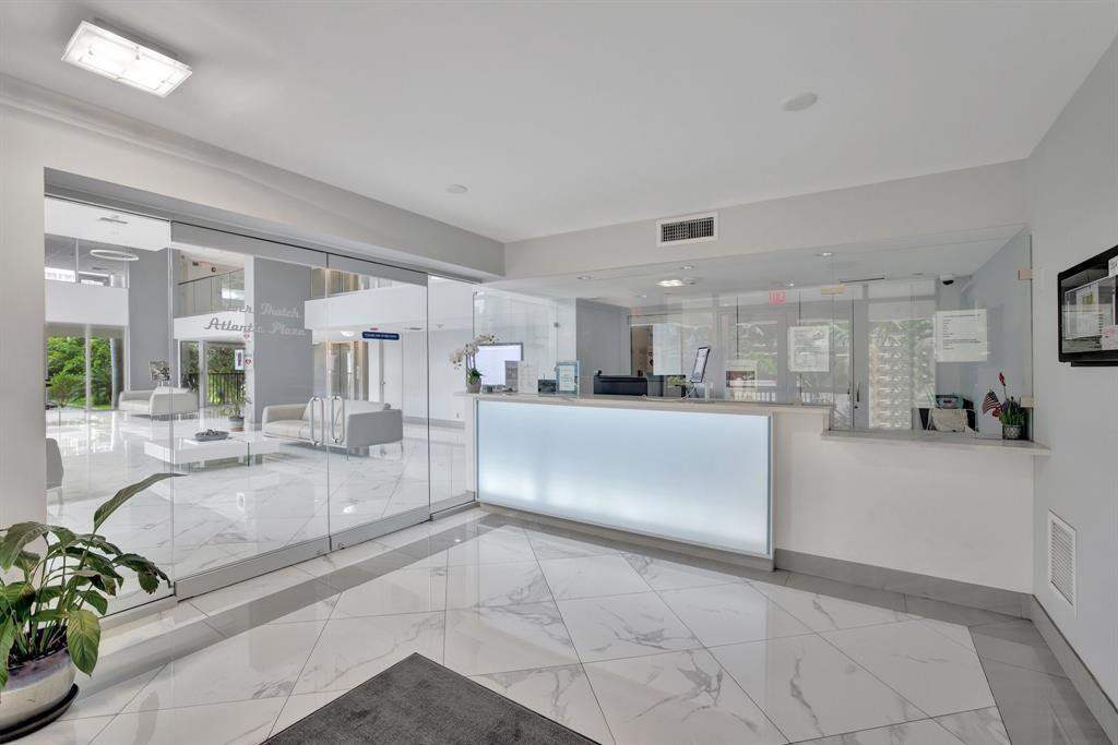 Silver Thatch Atlantic Pl - Residential