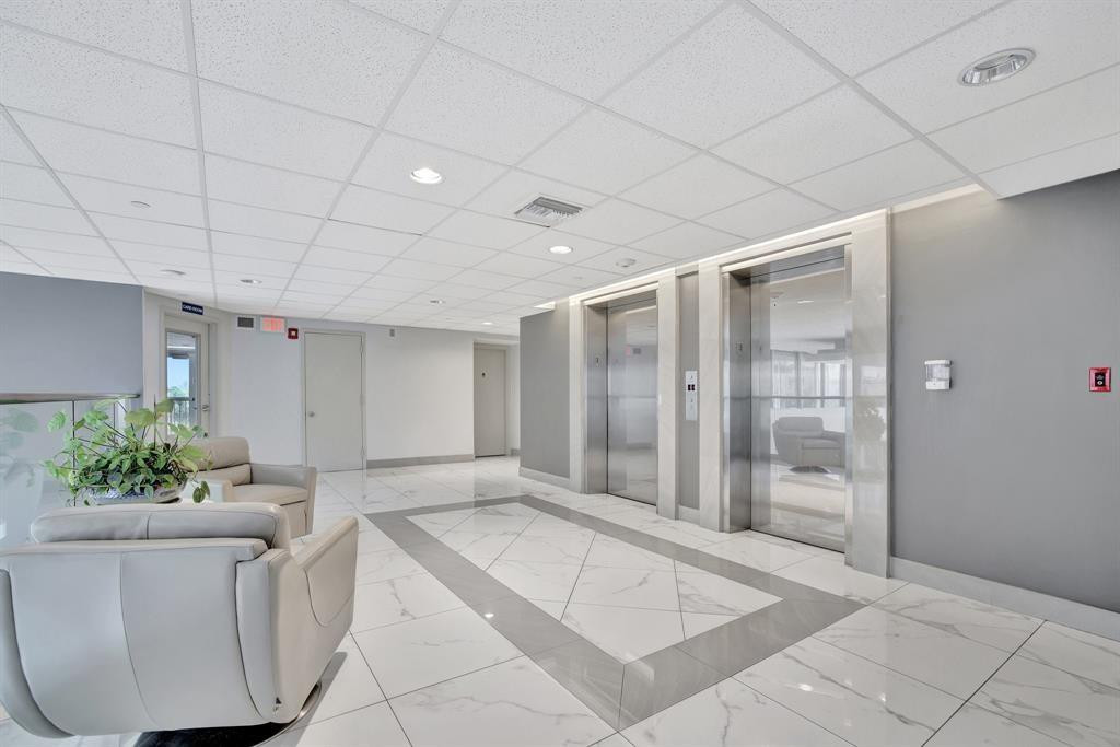 Silver Thatch Atlantic Pl - Residential