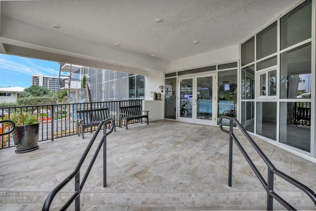 Silver Thatch Atlantic Pl - Residential