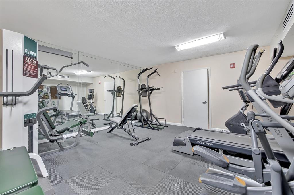 Silver Thatch Atlantic Pl - Residential