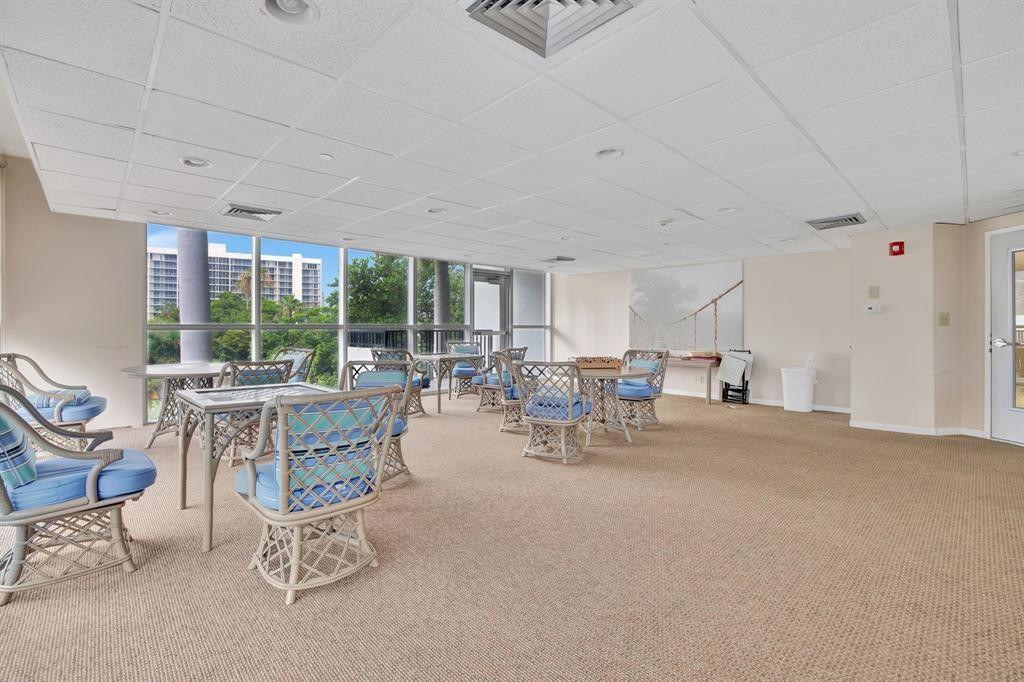 Silver Thatch Atlantic Pl - Residential