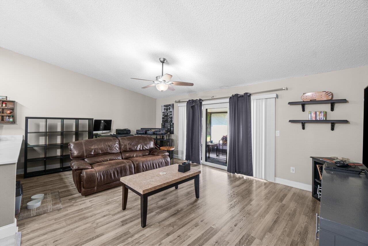 BOYNTON LAKES 3 - Residential