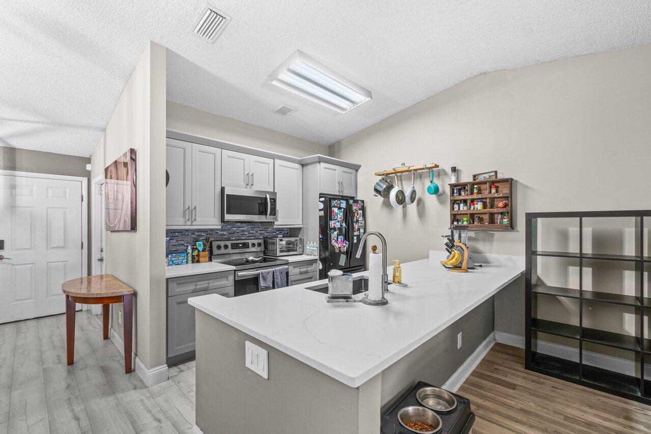 BOYNTON LAKES 3 - Residential