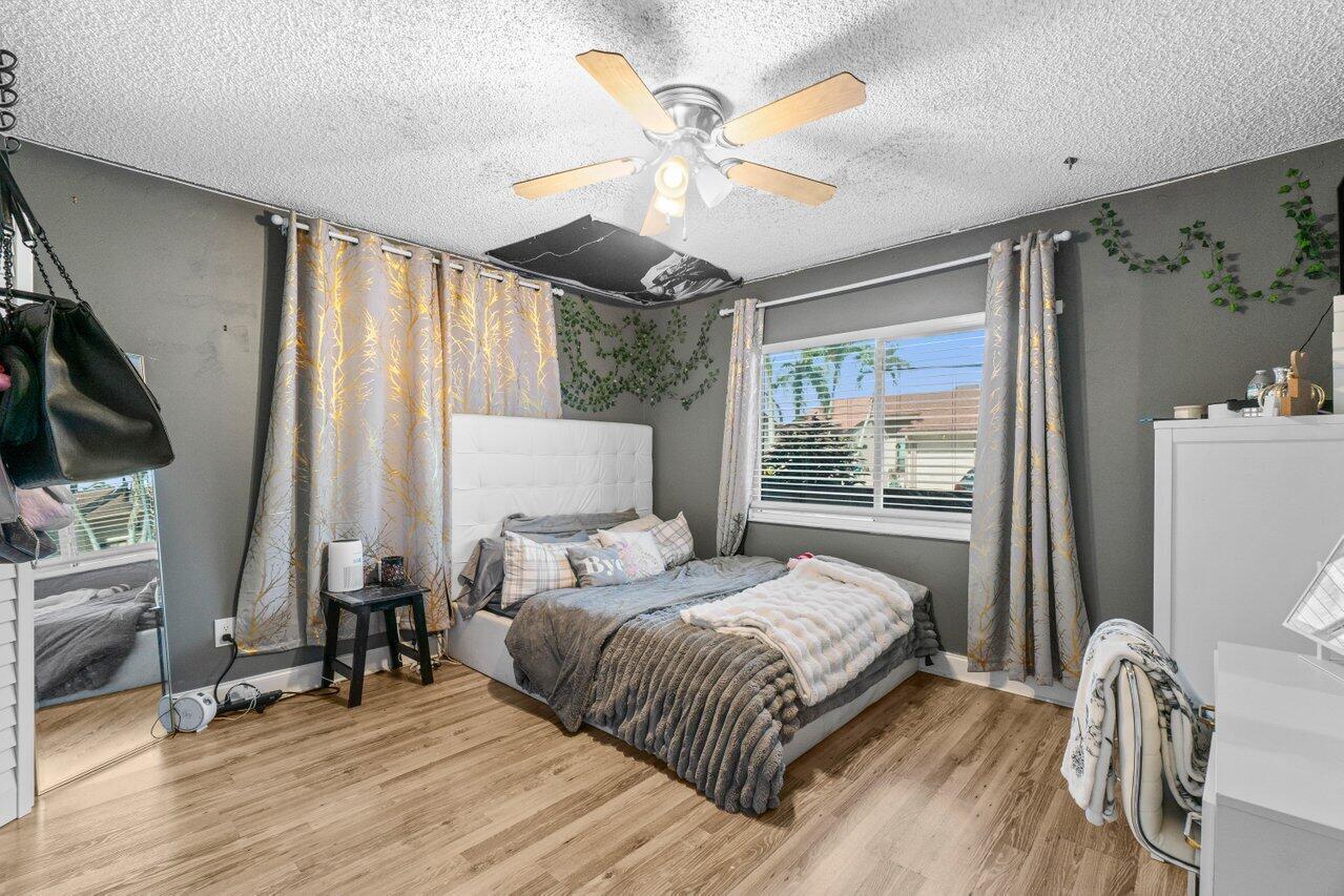 BOYNTON LAKES 3 - Residential