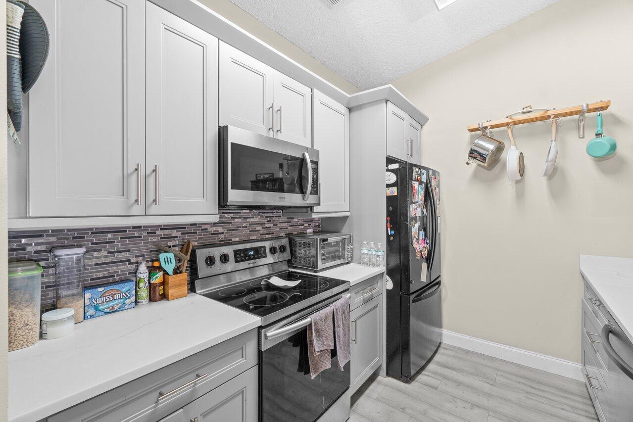 BOYNTON LAKES 3 - Residential