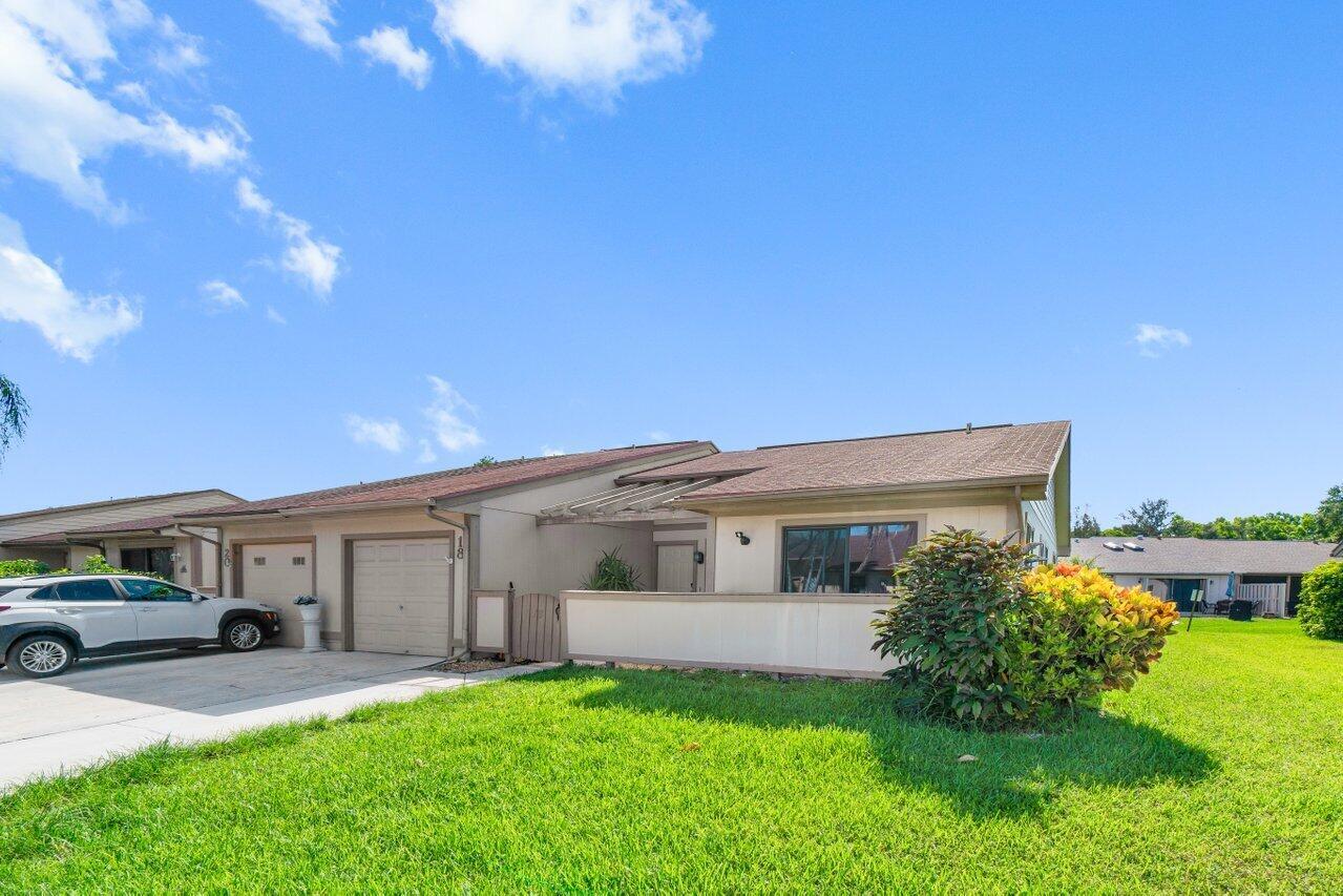 BOYNTON LAKES 3 - Residential