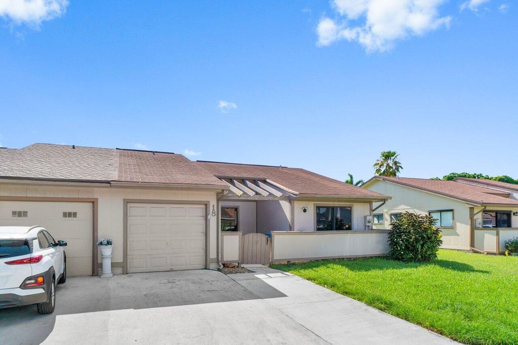 Photo of 18 Winchmore Lane, Boynton Beach, FL 33426 (MLS # R11150239)