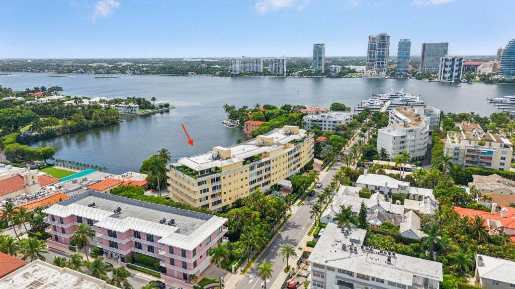 Photo of 425 WORTH Avenue #2F, Palm Beach, FL 33480 (MLS # B26077820)