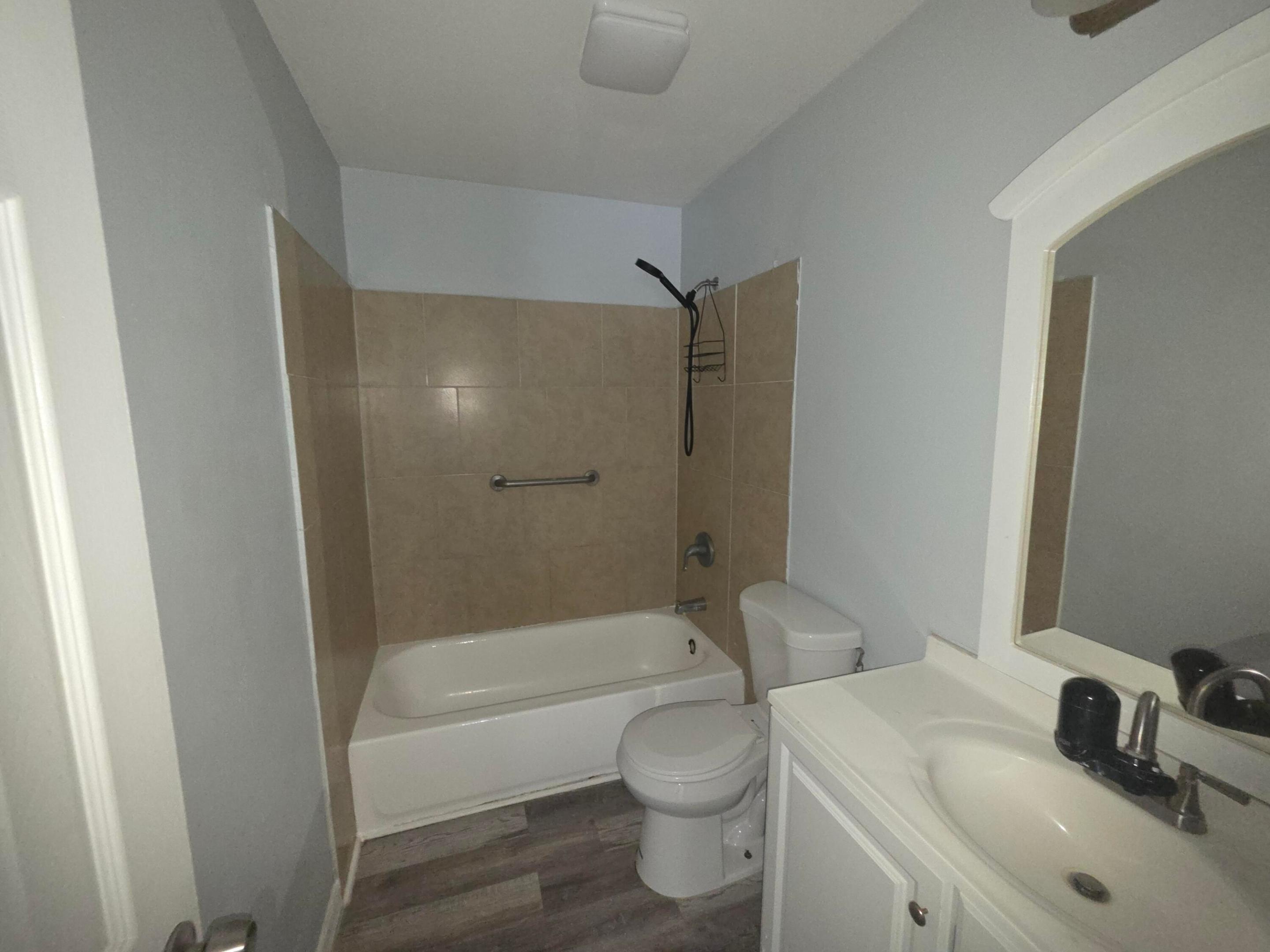 LAKEWOOD PARK - Residential Income