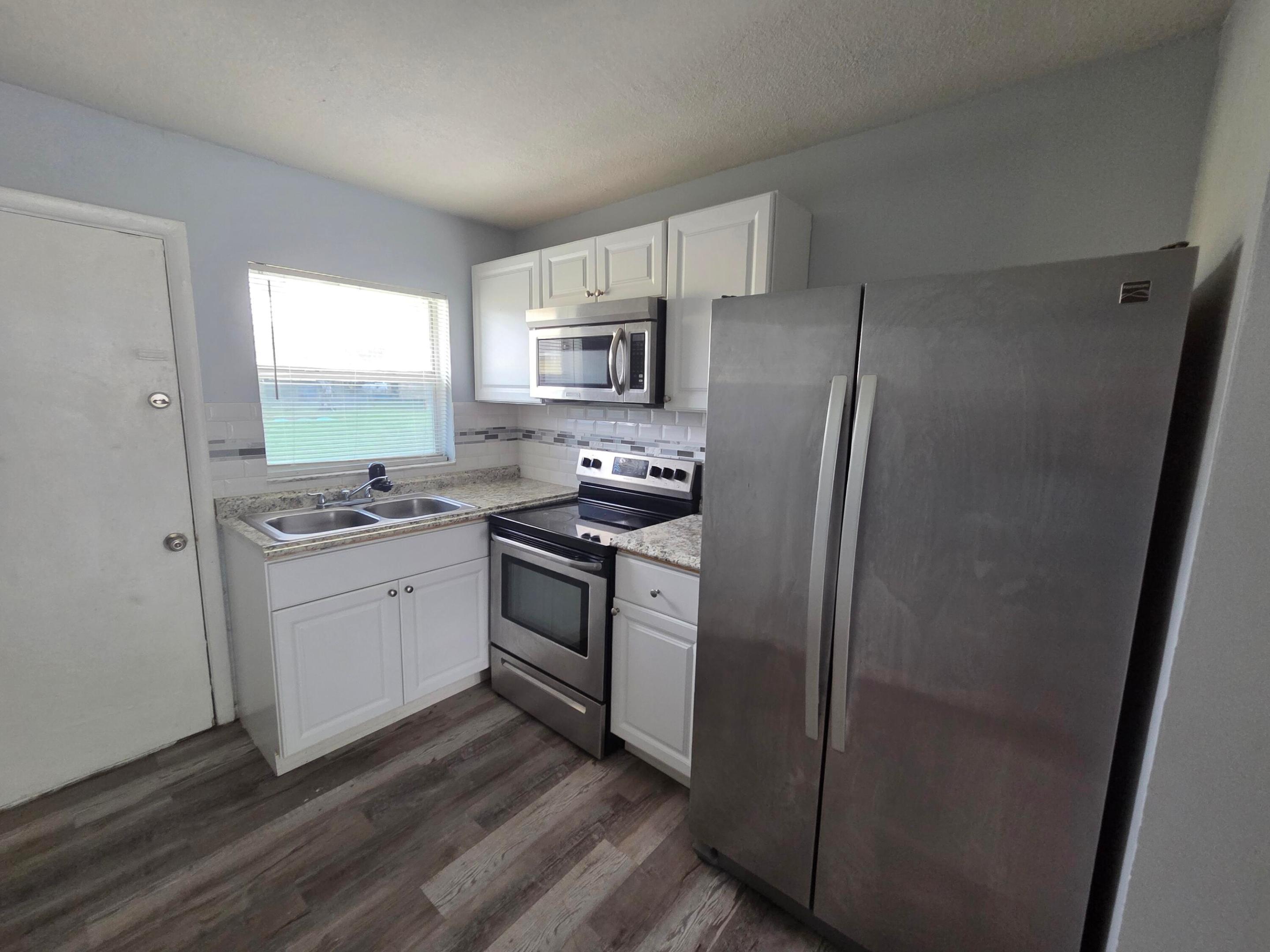 LAKEWOOD PARK - Residential Income