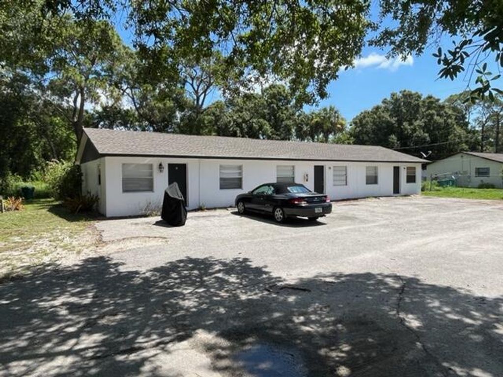 Photo of 5006 Sanibel Avenue, Fort Pierce, FL 34951 (MLS # B26002693)