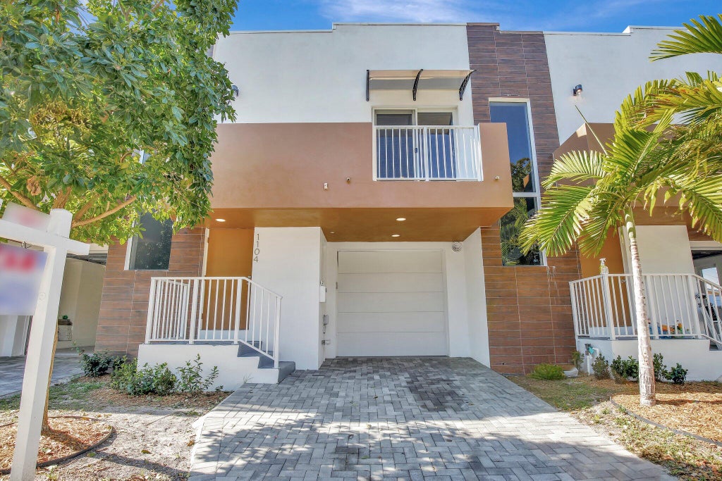 Photo of 1108 S 20TH Avenue #1108, Hollywood, FL 33020 (MLS # B26082905)